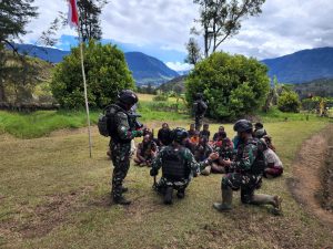 Mencekam KST Membidik Langsung Komandan Satgas Mobile Yonif Raider 300 Siliwangi di Gome Papua
