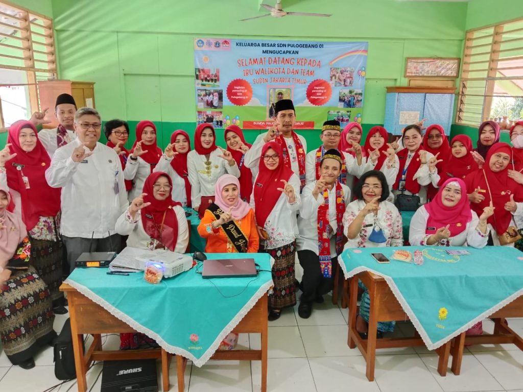 Pastikan Program Transisi PAUD ke SD Berjalan, Ibu Walikota Jakarta Timur Kunjungi SDN 01 Pulogebang