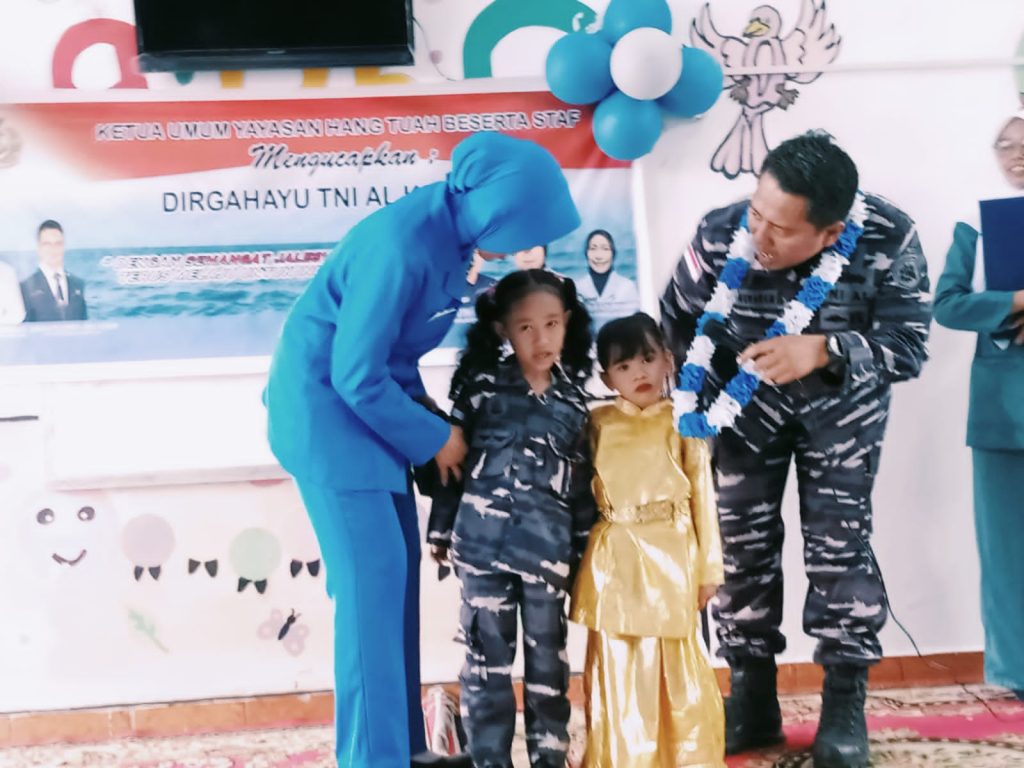 Danlanal Bintan Didampingi Ketua Cabang 5 Korcab IV DJA I Laksanakan Kunker Ke Yayasan TK Hang Tuah 03 Batam di Belakang Padang