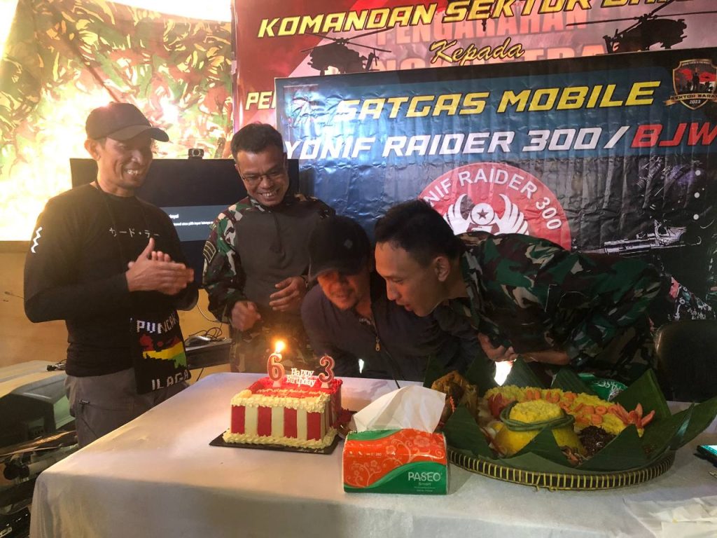Perayaan Meriah HUT Ke-63 Yonif Raider 300/Brajawijaya Bersama Seluruh APKAM di Papua