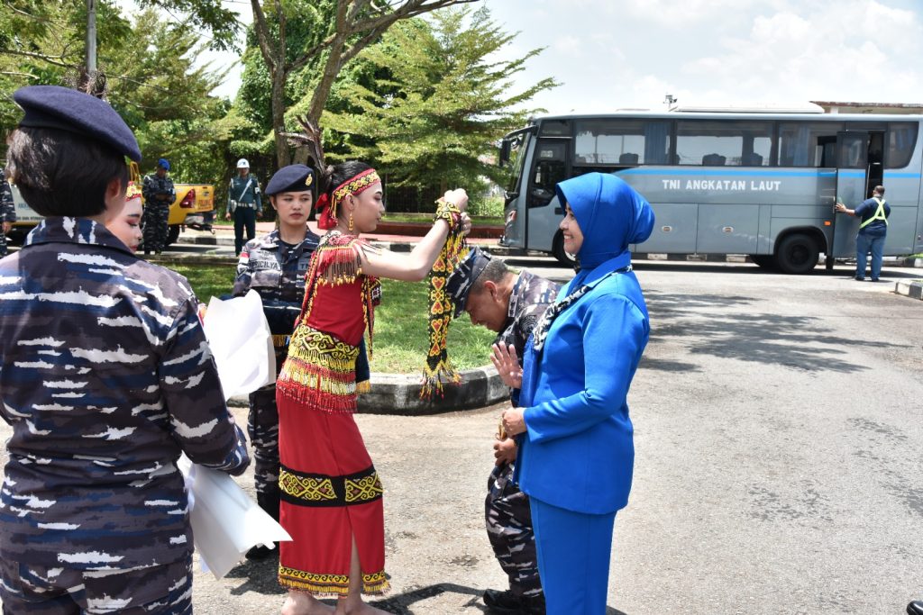 Berikan Kesan Hangat dan Semangat, Pangkoarmada I Kunjungi Lantamal XII