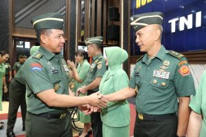Wakasad Terima Laporan Korps Kenaikan Pangkat 10 Pati TNI AD