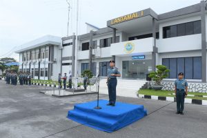 Dansatrol Lantamal I Pimpin Upacara Bendera