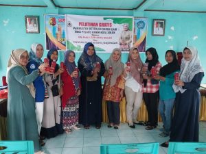 GN AURA KOTA SOLOK KERJA SAMA DENGAN DPP SJSD KOMIT MEMBUAT PELATIHAN DETERJEN CAIR UNTUK HOME INDUSTRI & UMKM