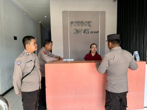 Kegiatan Rutin Yang Ditingkatkan, Sat Binmas Polres Sekadau Sambangi Tempat Penginapan