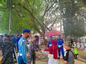 Sinergi TNI-Polri Cegah Dampak Karhutla, 3000 Masker Dibagikan Kepada Masyarakat