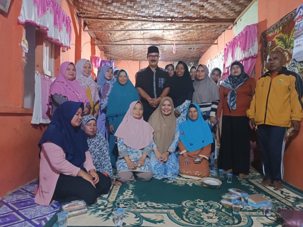 DR Drs M SAYUTI DT RAJO PANGULU,M.Pd PENASEHAT GN AURA KORWIL SUMBAR ADAKAN PELATIHAN UMKM DI SIJUNJUNG