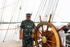 Danlantamal I Sambut KRI Bima Suci di Dermaga 007 Belawan