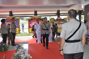 Komandan Lanal Bandung Dampingi Kasal Hadiri Upacara Penutupan Pendidikan Sespimti Polri Dikreg Ke-32 dan Sespimen Polri Dikreg Ke-63 Tahun 2023