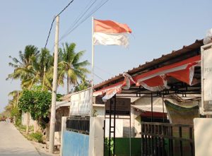 Akibat Pasang Bendera Sobek, Kepala Desa Samparwadi, Kecamatan Tirtayasa Bisa Terancam Pidana.