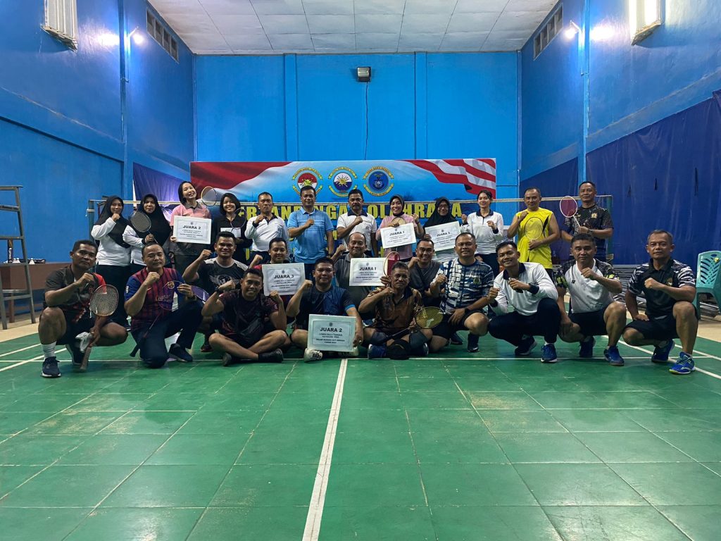 Meriahkan HUT Armada Tahun 2023, Lanal Dumai Laksanakan Pertandingan Olahraga Bulutangkis