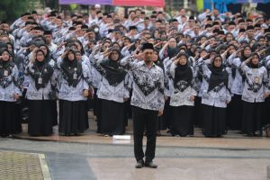 1000 GURU SEJAKUT MEMPERINGATI HARI GURU DAN HUT PGRI KE 78