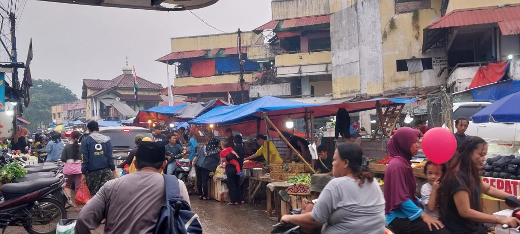 Pejabat Dan Aparat Di Wilayah Tak Serius Tuntaskan  Persoalan PKL Di Jalanan Belakang Pasar Bantar Gebang, Diduga Sarat Pungli