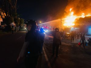 Polisi Selidiki Terbakarnya 11 Ruko Dua Lantai di Kubu Raya
