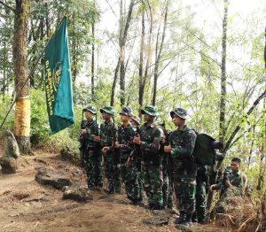 Danyonkes 2 Kostrad Ikuti Tradisi Penerimaan Warga Baru Divif 2 Kostrad