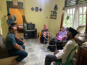 Silaturahmi dan Baksos Lanal Dabo Singkep di Kediaman Tok Din Imam Masjid Nurul Iman Lanal DBS