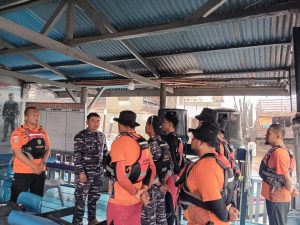 TB. Bina Sarana 82 Terbakar, Pos TNI AL Selatpanjang Laksanakan SAR