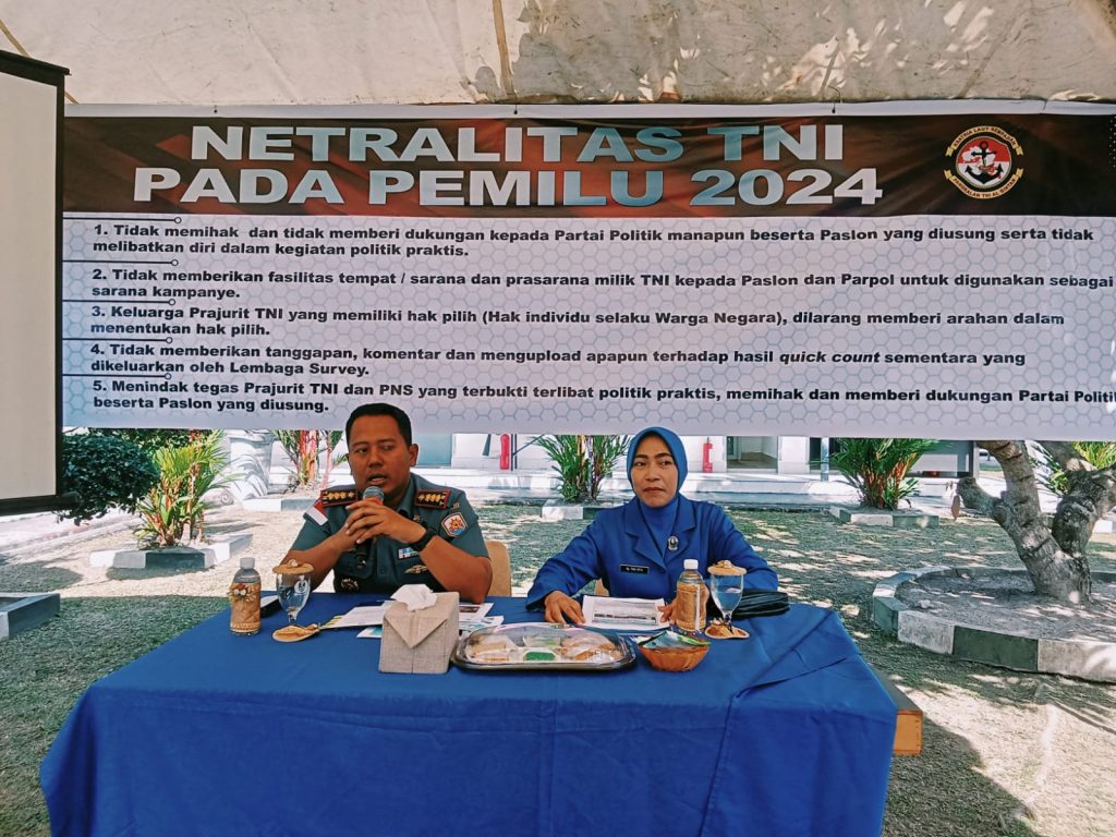 Menghadapi Pemilu Tahun 2024, Prajurit Bersama Keluarga Besar Lanal Bintan Terima Penyuluhan Netralitas TNI