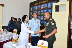 Komandan Lanal Bandung Hadiri Acara Serah Terima Jabatan Kaskogartap II/Bandung