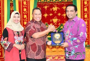 Pangkoarmada I Hadiri Undangan Kehormatan Peusijuk dan Jamuan Makan Malam Dari Pemko Sabang