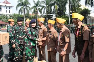 Komandan Lanal Bandung Hadiri Upacara Penyerahan Simbol Yudha Wastu Pramuka Jaya Dalam Rangka Peringatan Hari Juang Infanteri Ke-75 Tahun 2023