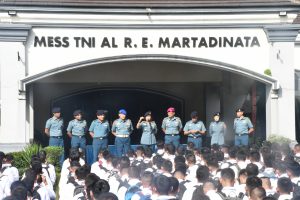 Komandan Lanal Bandung Berikan Pengarahan dan Penandatanganan Fakta Integritas Panitia Daerah Penerimaan Calon Bintara PK dan Tamtama PK Gelombang I Tahun 2024