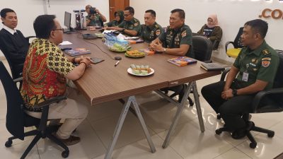 Tingkatkan Kerja Sama, Kadispenad Kunjungi Merdeka.com