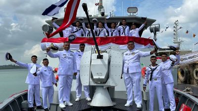 Upacara Delivery KAL Hinako I-2-19 dan Pengukuhan Komandan KAL Hinako I-2-19