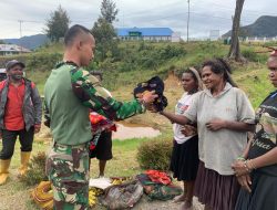 Gelar Bohai Jumat Berkah, Satgas 330 Buat Warga Intan Jaya Sumringah