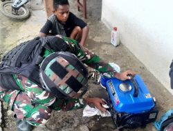 Tak Ada Pasokan Listrik, Satgas Yonif 310/KK Perbaiki Genset SMPN 2 Web