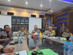 Pimpin Anev OMB Kapuas 2024, Wakapolda Kalbar Meminta Agar Petugas Pengamanan Bertindak Tegas Terhadap Oknum Masyarakat Yang akan Mengacaukan Tahapan Pemilu 2024