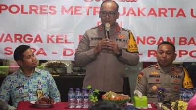 Jumat Curhat Dengan Warga Pademangan Barat, Kapolres Metro Jakut Imbau Warga Jaga Kamtibmas Di Bulan Ramadhan