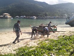 Sambut Bulan Suci Ramadhan, Posal Jemaja Bersama Masyarakat Melaksanakan Gotong Royong Bersih Pantai