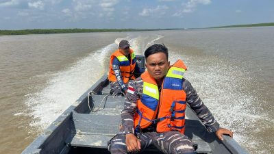 Pos TNI AL Sinaboi Evakuasi KLM. Cahaya Rezeki 99 Yang Mengalami Rusak Mesin