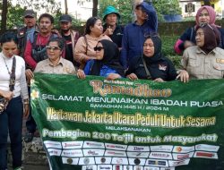 Raih Keberkahan Ramadan, Wartawan Jakarta Utara Peduli Bagikan Takjil