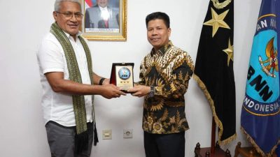 KEPALA BNN RI TERIMA KUNJUNGAN BUPATI SAMBAS, BAHAS PENANGGULANGAN NARKOTIKA DI WILAYAH PERBATASAN