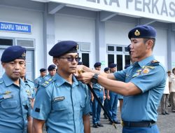 Danlanal Sibolga Kukuhkan Kenaikan Pangkat 9 Personel Lanal Sibolga