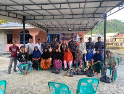 Dari Pulau Ke Pulau, Posal Jemaja Lanal Tarempa Berikan Sembako Lebaran