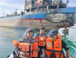 Komandan Lanal Bintan Pastikan Kapal Yang Alami Kebakaran di Perairan Berakit Tidak Ganggu Alur Pelayaran