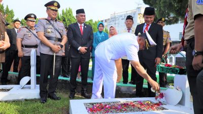 Wadan Lantamal I Laksanakan Ziarah Dalam Rangka Hari Jadi Ke-76  Provinsi Sumatera Utara