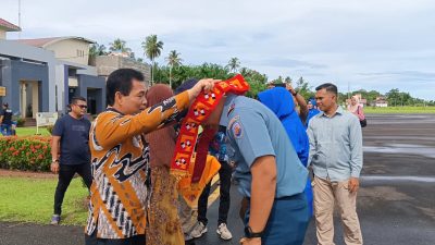 Tradisi Adat Penyambutan Danlanal Simeulue