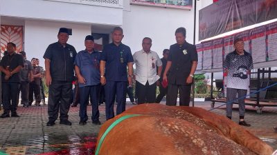 Rayakan Idul Adha 1445H, Keluarga Besar Pengadilan Tinggi Jakarta  Berkurban Sapi