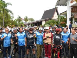 Tingkatkan Sinergitas, Lanal Banjarmasin Gelar Olahraga Bersama Dengan Forkopimda dan TNI-Polri Kalimantan Selatan