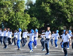 Komandan Lanal Sabang Beserta Ketua Jalasenastri Cabang 3 Korcab I DJA I Laksanakan Olahraga Bersama Senam SKJ 88*