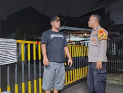 Patroli Dialogis Malam Hari Aiptu Heri Murgianta Sambangi Poskamling RW 05 Kelurahan Bendungan Hilir