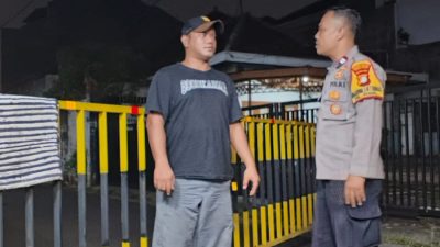 Patroli Dialogis Malam Hari Aiptu Heri Murgianta Sambangi Poskamling RW 05 Kelurahan Bendungan Hilir