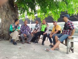 Kapolsubsektor Cempaka Putih Barat Berikan Hinbauan Ke Pengemudi Bajaj Dan Ojol