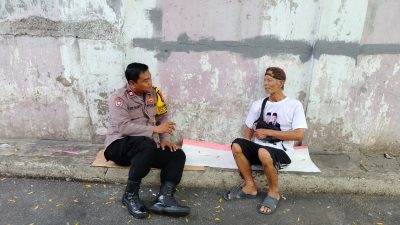 Bhabinkamtibmas Kelurahan Kemayoran Melaksanakan Kegiatan Sambang Dan Patroli Dialogis