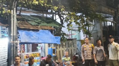 Patroli Wilayah dan Pemantauan Aktifitas Masyarakat Bhabinkamtibmas Kelurahan Kampung Rawa.