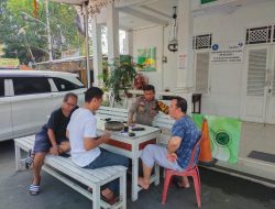 Bhabinkamtibmas Sambangi Balai RW 08 Kelurahan Pegangsaan Menteng